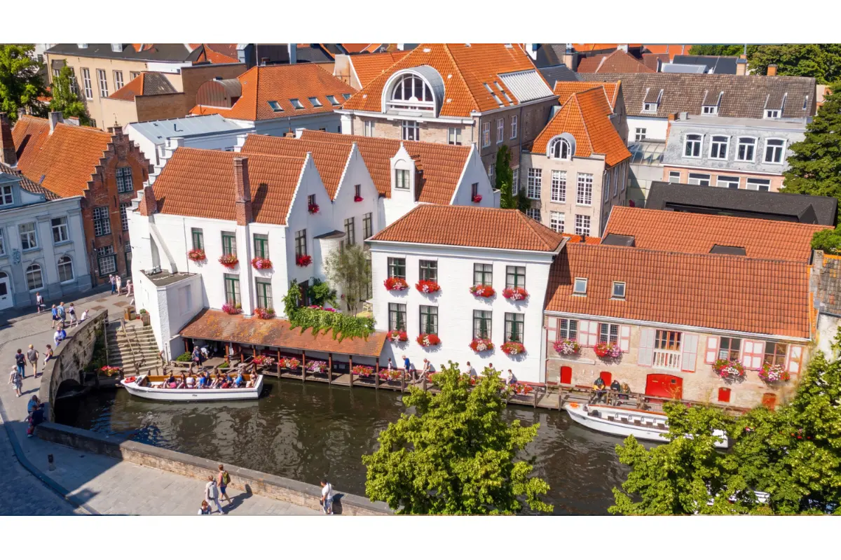 Appartement te  koop in Brugge 8000 2100000.00€ 2 slaapkamers 177.00m² - Zoekertje 806430