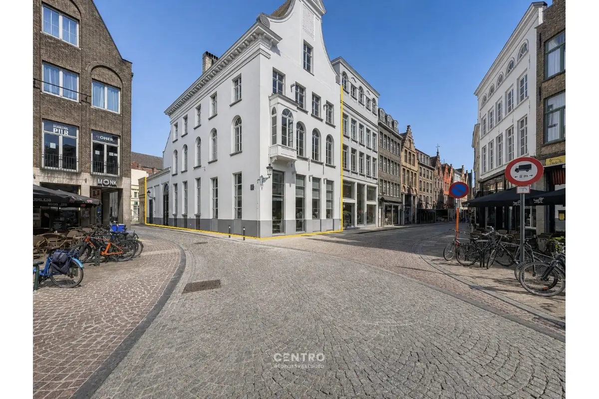 Handelszaak te  koop in Brugge 8000 0.00€ 5 slaapkamers 1114.00m² - Zoekertje 806372