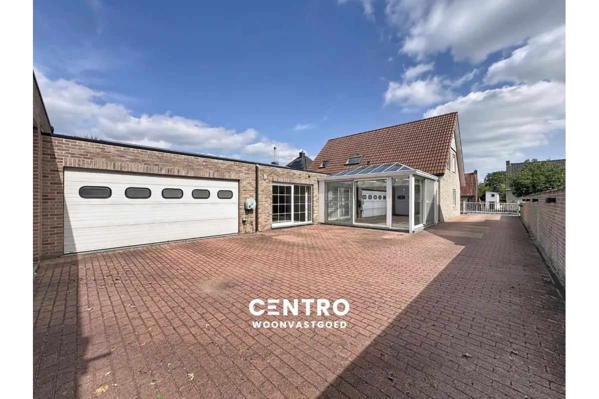 Villa te  koop in Beernem 8730 495000.00€ 3 slaapkamers 270.00m² - Zoekertje 807094