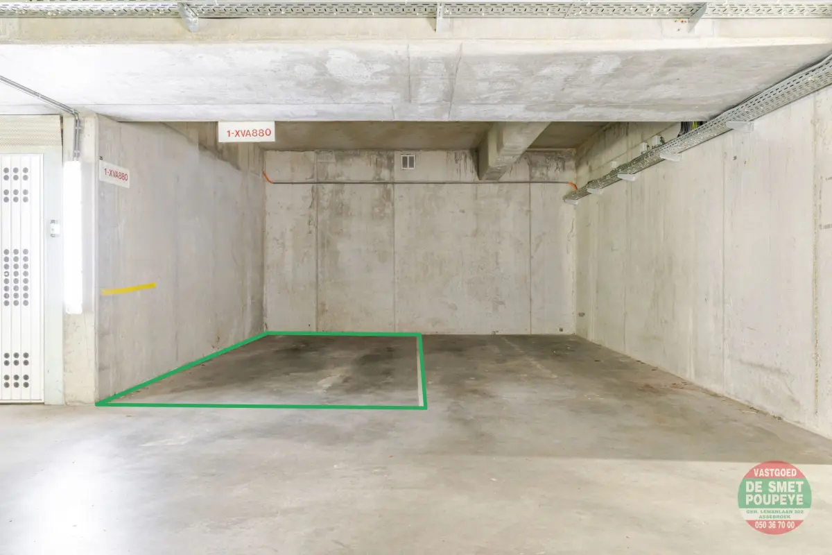 Parking & garage te  koop in Assebroek 8310 17000.00€  slaapkamers m² - Zoekertje 807287