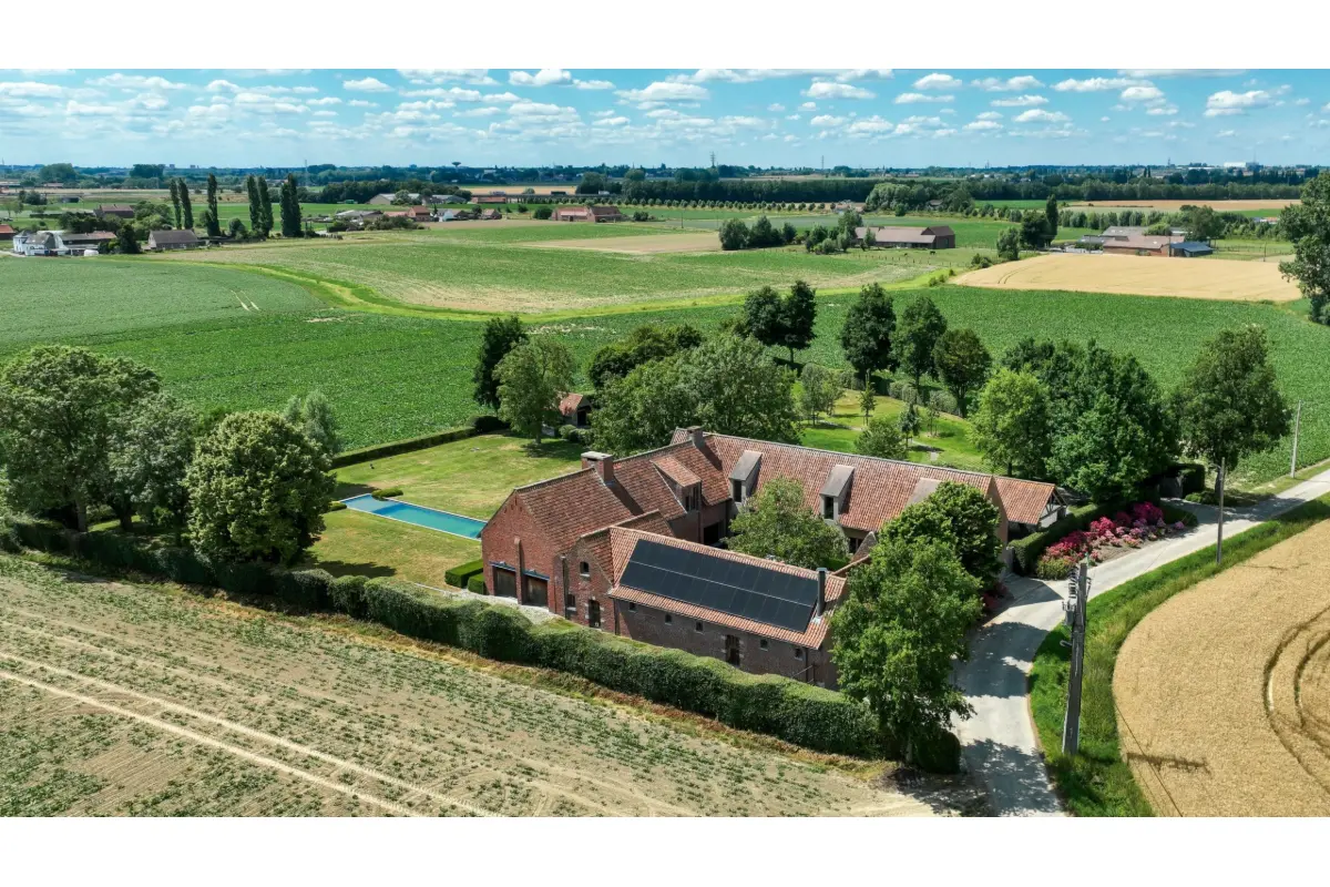 Huis te  koop in Kooigem 8510 0.00€ 4 slaapkamers 654.00m² - Zoekertje 807740