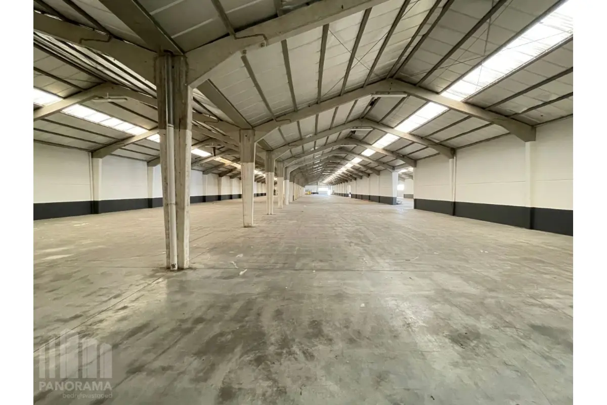 Handelszaak te  huur in Roeselare 8800 900.00€  slaapkamers 200.00m² - Zoekertje 808188