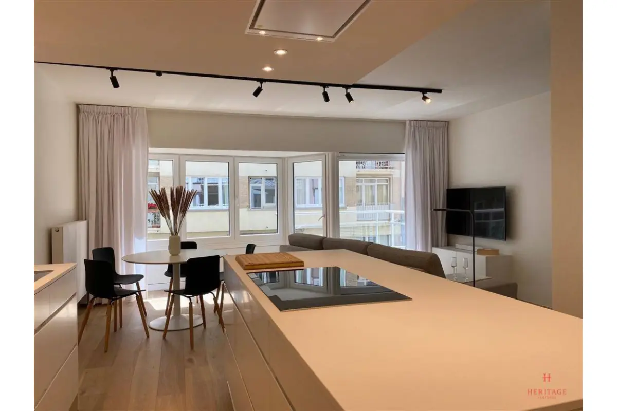 Appartement te  huur in Oostende 8400 1200.00€ 2 slaapkamers 75.00m² - Zoekertje 808288