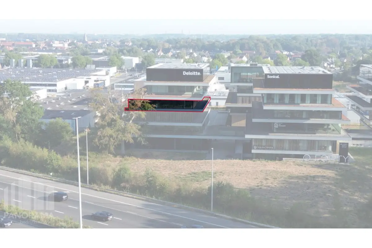 Handelszaak te  huur in Oostkamp 8020 8265.00€  slaapkamers 551.00m² - Zoekertje 808202