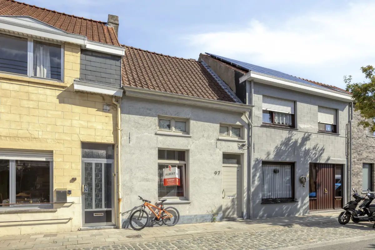 Huis te  koop in Assebroek 8310 285000.00€ 3 slaapkamers 101.00m² - Zoekertje 808122