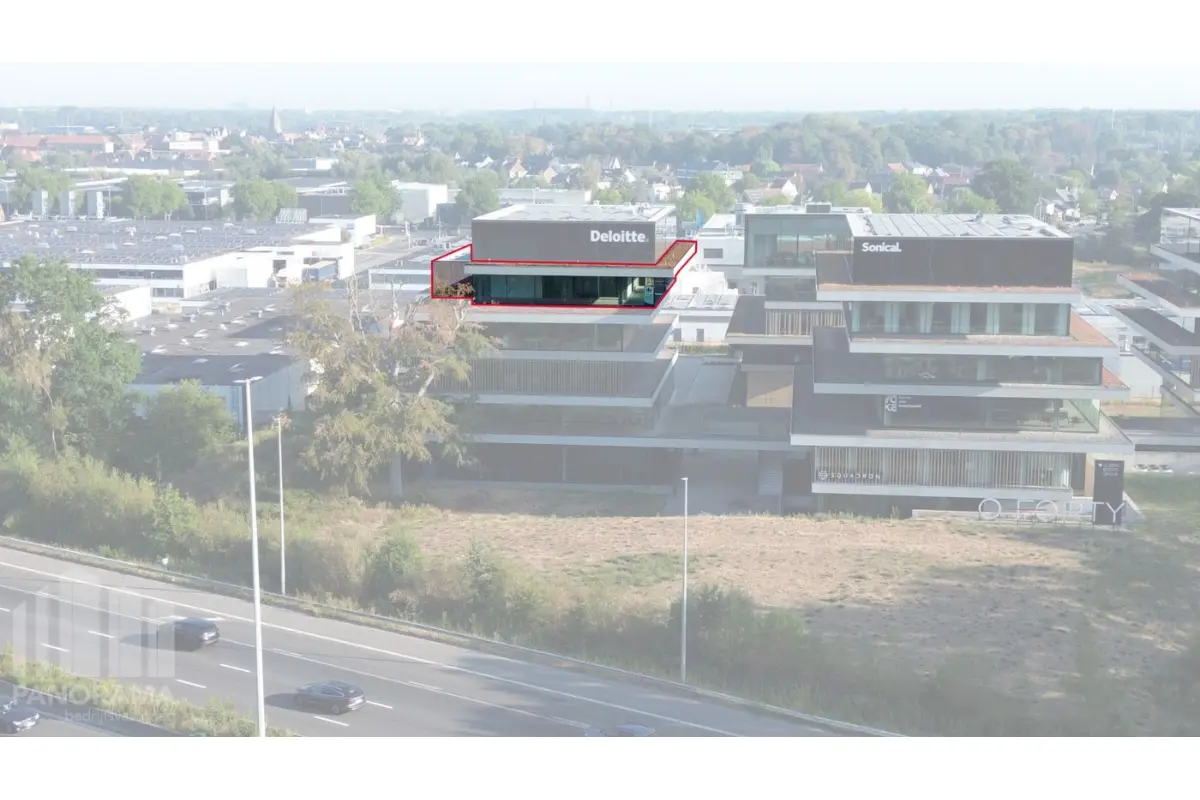 Handelszaak te  huur in Oostkamp 8020 6600.00€  slaapkamers 440.00m² - Zoekertje 808201