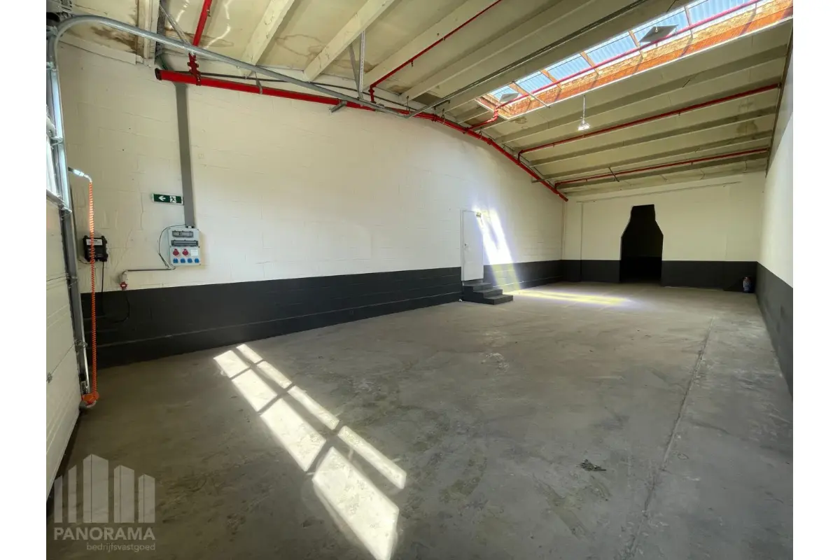 Handelszaak te  huur in Roeselare 8800 950.00€  slaapkamers 178.00m² - Zoekertje 808189