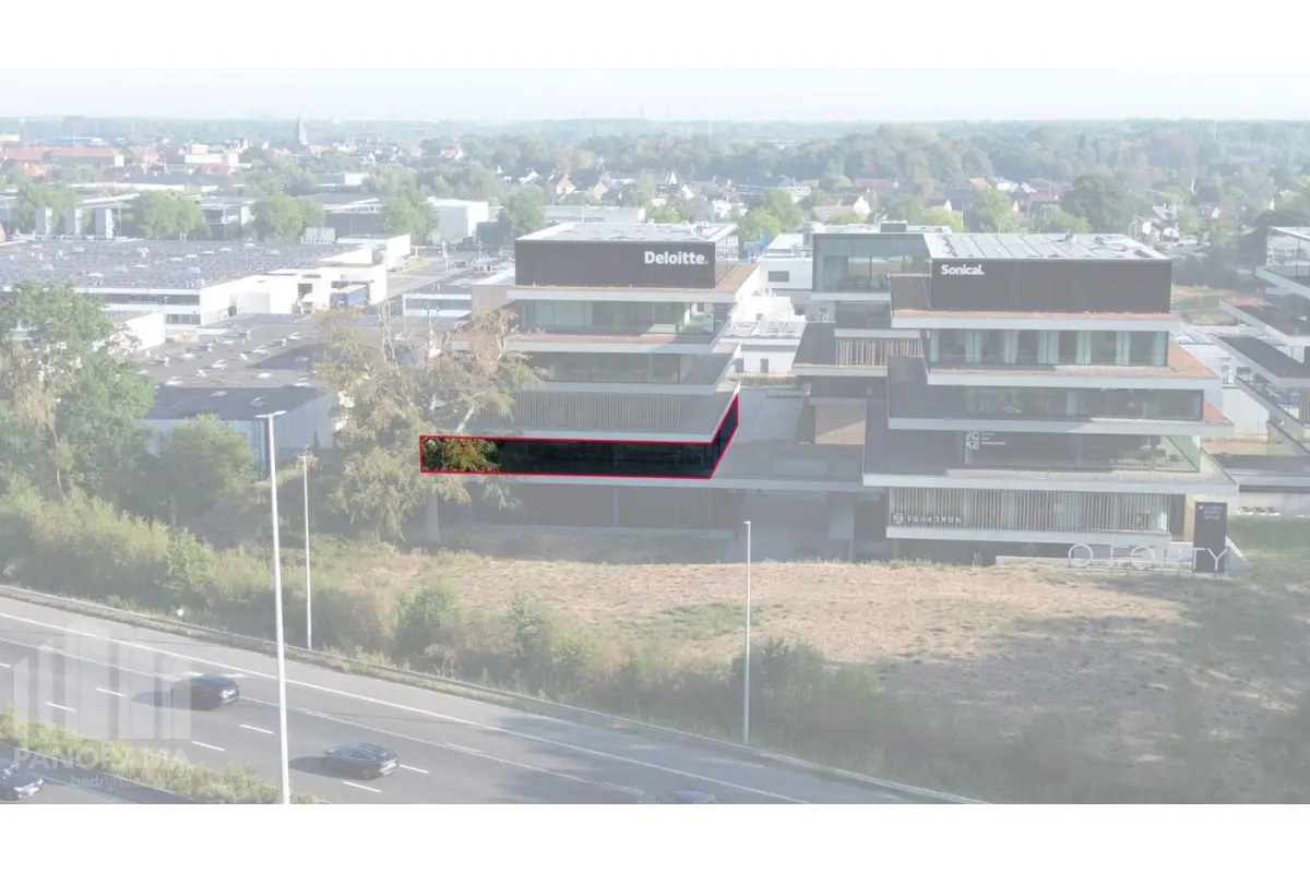 Handelszaak te  huur in Oostkamp 8020 8760.00€  slaapkamers 584.00m² - Zoekertje 808203