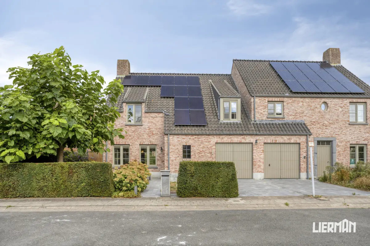 Huis te  koop in Sint-Andries 8200 569000.00€ 4 slaapkamers 177.00m² - Zoekertje 808614