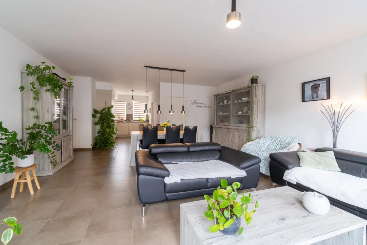Huis te  koop in Sint-Michiels 8200 438000.00€ 4 slaapkamers 180.00m² - Zoekertje 809274