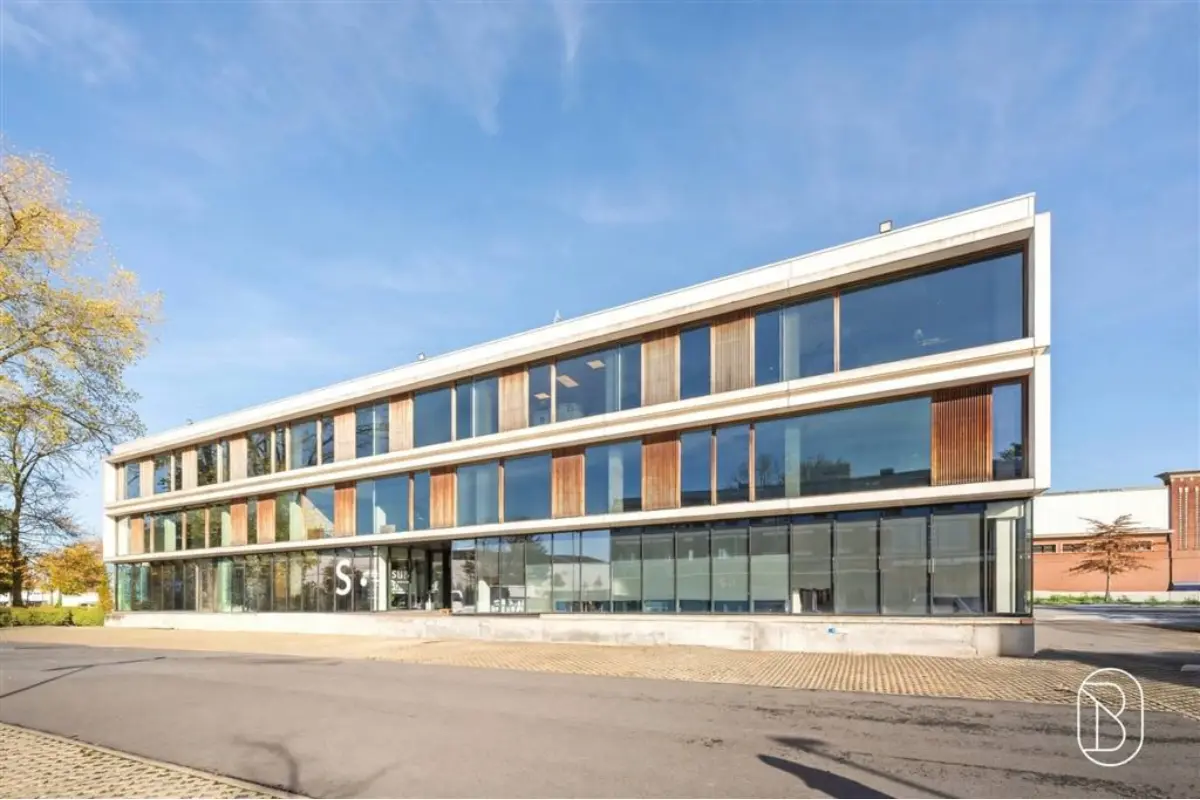Appartementsgebouw te  koop in Zwevegem 8550 1618000.00€  slaapkamers 719.00m² - Zoekertje 808976