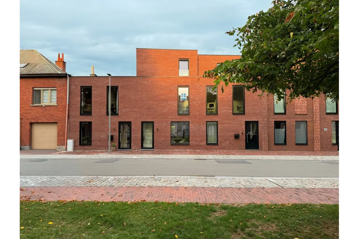 Huis te  koop in Kortrijk 8500 444853.00€ 4 slaapkamers 175.30m² - Zoekertje 810197