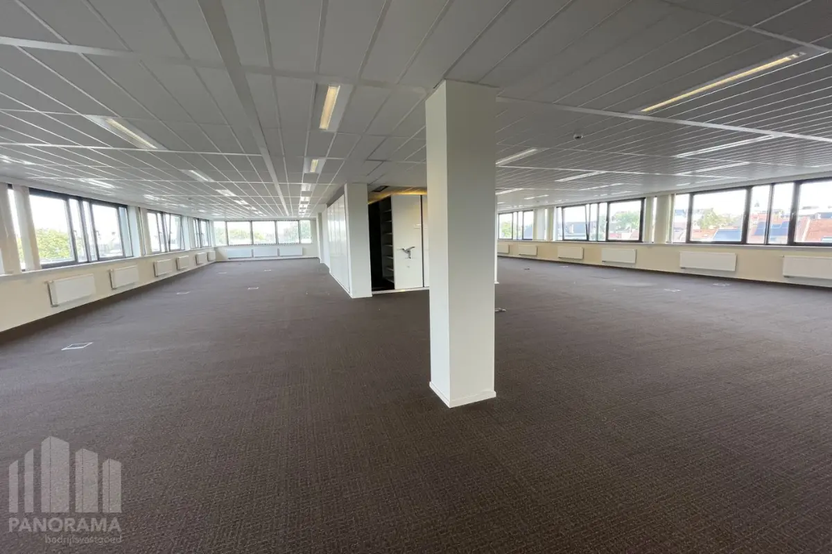 Handelszaak te  koop in Brugge 8000 3801000.00€  slaapkamers 2172.00m² - Zoekertje 810170