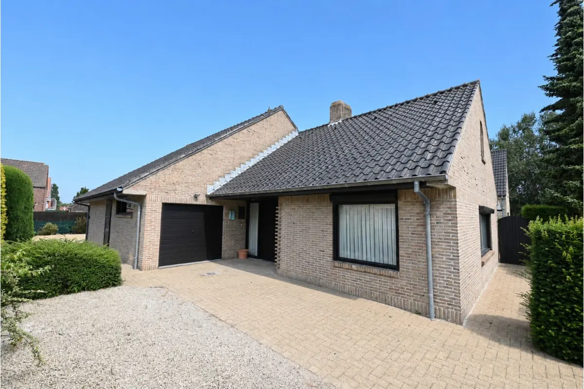 Villa te  koop in Sijsele 8340 425000.00€ 4 slaapkamers 291.00m² - Zoekertje 810580