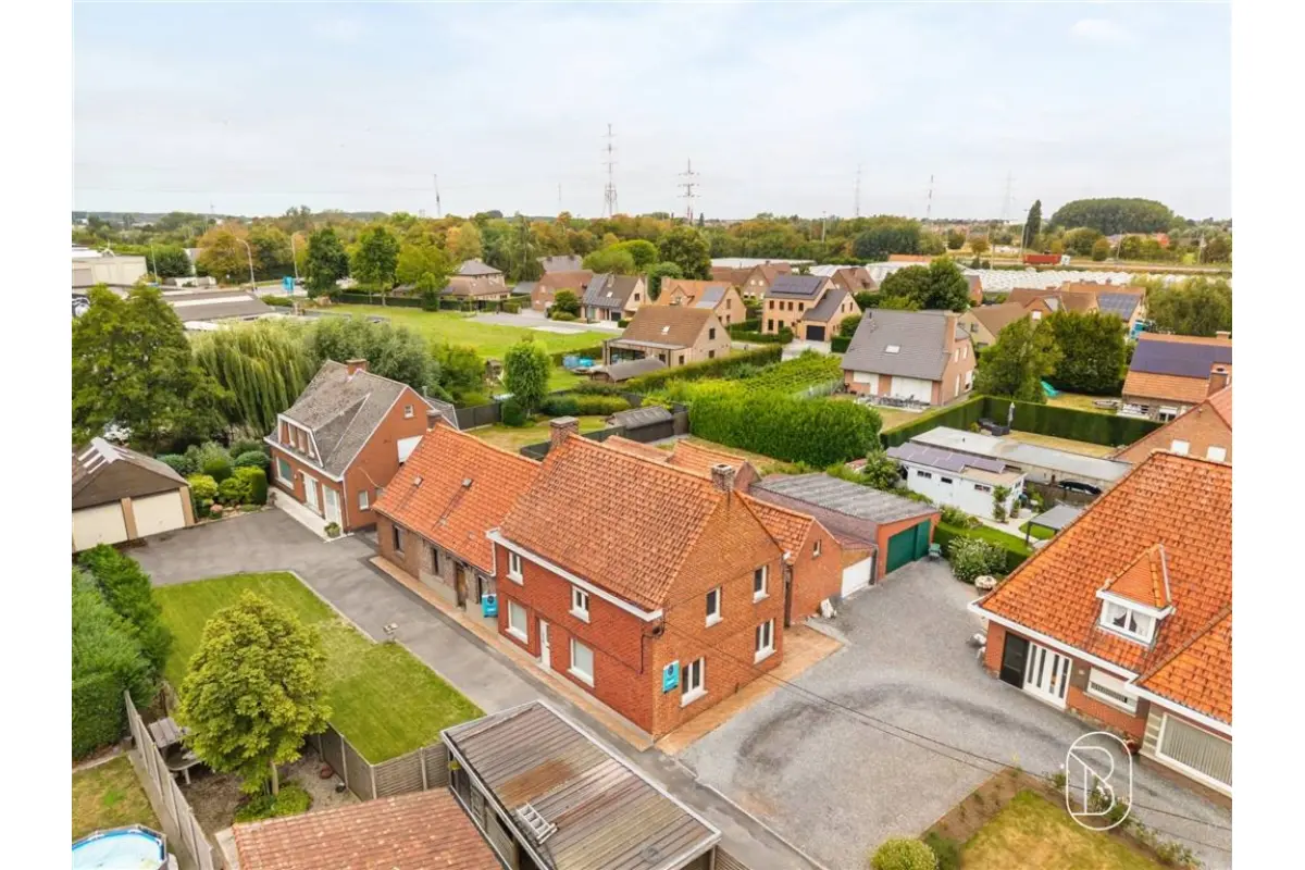 Huis te  koop in Deerlijk 8540 165000.00€ 3 slaapkamers 194.00m² - Zoekertje 810559