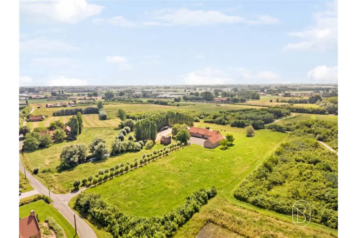 Handelszaak te  koop in Roeselare 8800 1998000.00€ 11 slaapkamers 800.00m² - Zoekertje 811388