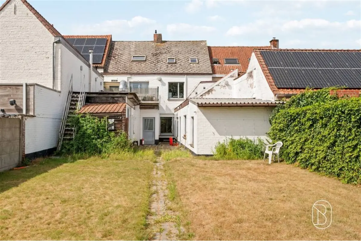 Huis te  koop in Beveren 8791 330000.00€ 5 slaapkamers 300.00m² - Zoekertje 811589