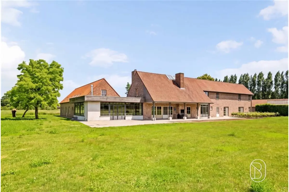 Handelszaak te  koop in Roeselare 8800 1198000.00€ 11 slaapkamers 400.00m² - Zoekertje 811391