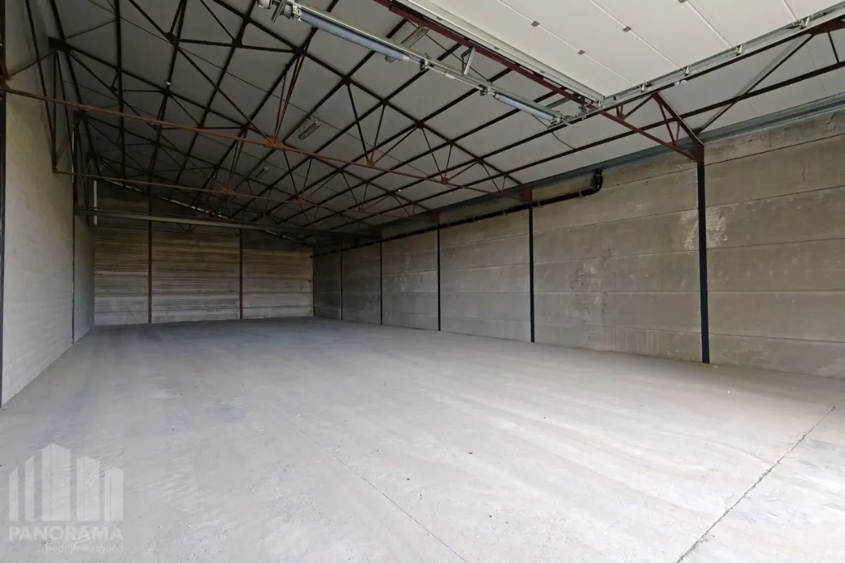 Handelszaak te  koop in Kortemark 8610 374225.00€  slaapkamers 384.00m² - Zoekertje 812115