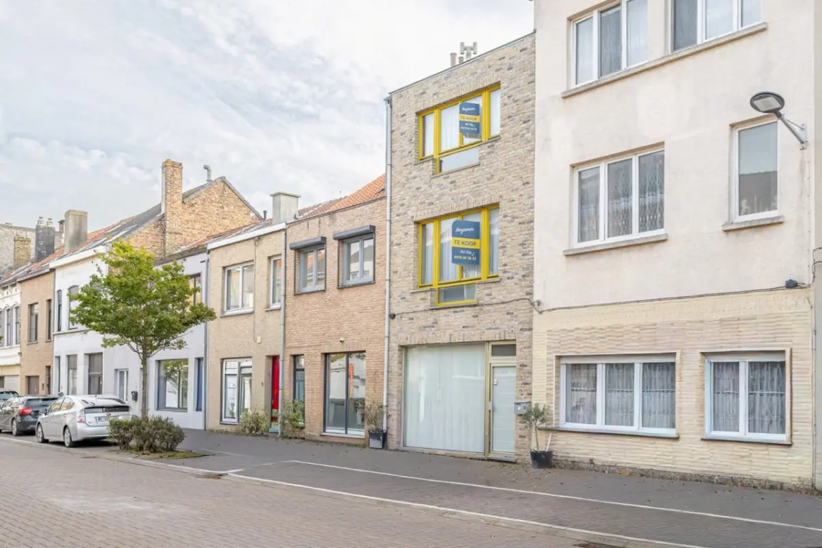 Huis te  koop in Oostende 8400 179000.00€ 2 slaapkamers 152.00m² - Zoekertje 811945