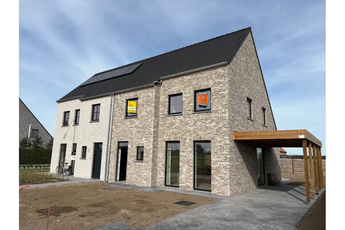 Huis te  koop in Waardamme 8020 429000.00€ 3 slaapkamers m² - Zoekertje 812186