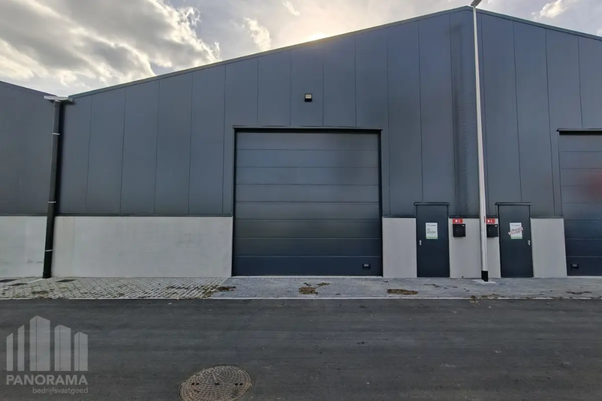 Handelszaak te  koop in Kortemark 8610 369798.00€  slaapkamers 379.00m² - Zoekertje 812116