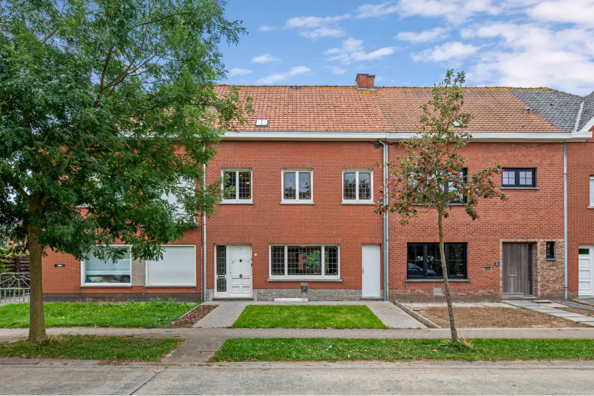 Huis te  koop in Harelbeke 8530 230000.00€ 4 slaapkamers 158.00m² - Zoekertje 811779