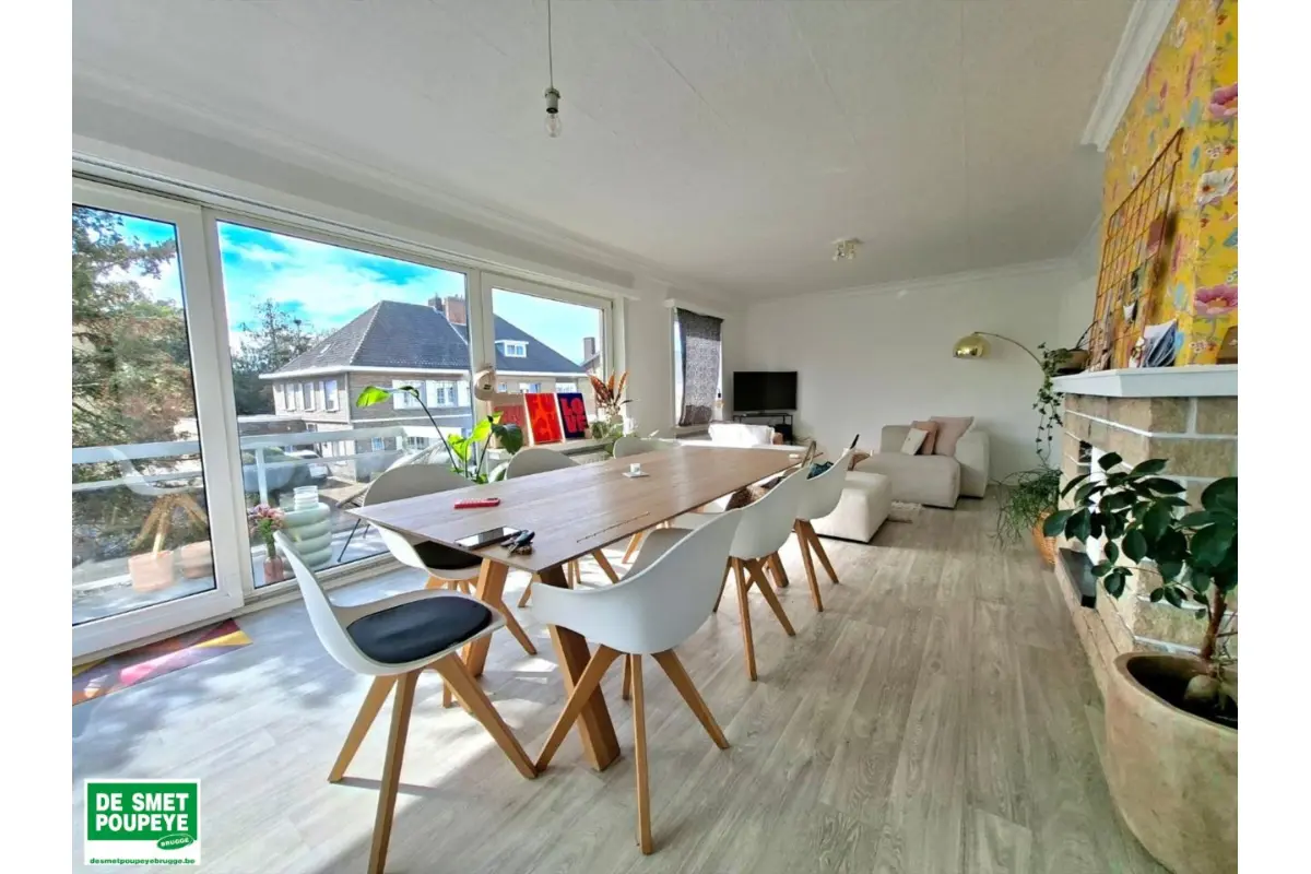 Appartement te  huur in Sint-Andries 8200 980.00€ 3 slaapkamers 110.00m² - Zoekertje 812420