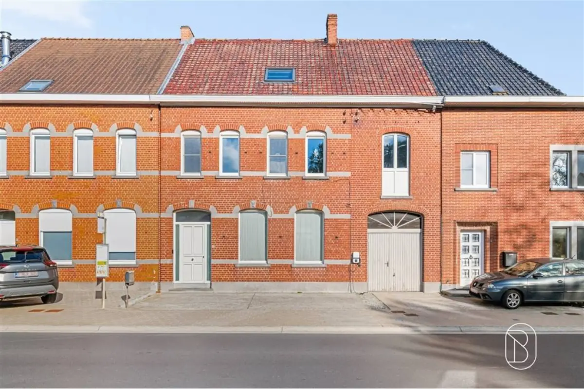 Huis te  koop in Sint-Eloois-Winkel 8880 349000.00€ 3 slaapkamers 313.00m² - Zoekertje 812838