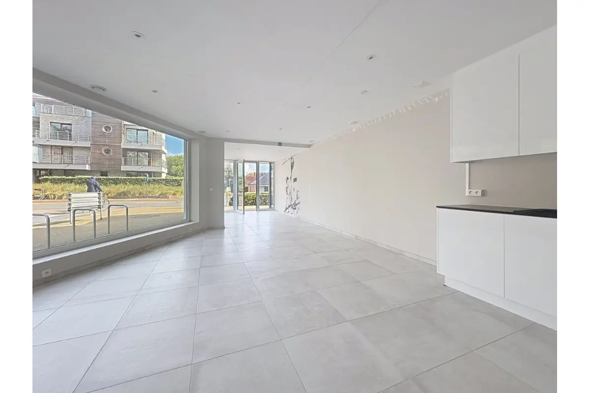Handelszaak te  huur in Koksijde 8670 1550.00€  slaapkamers m² - Zoekertje 813360