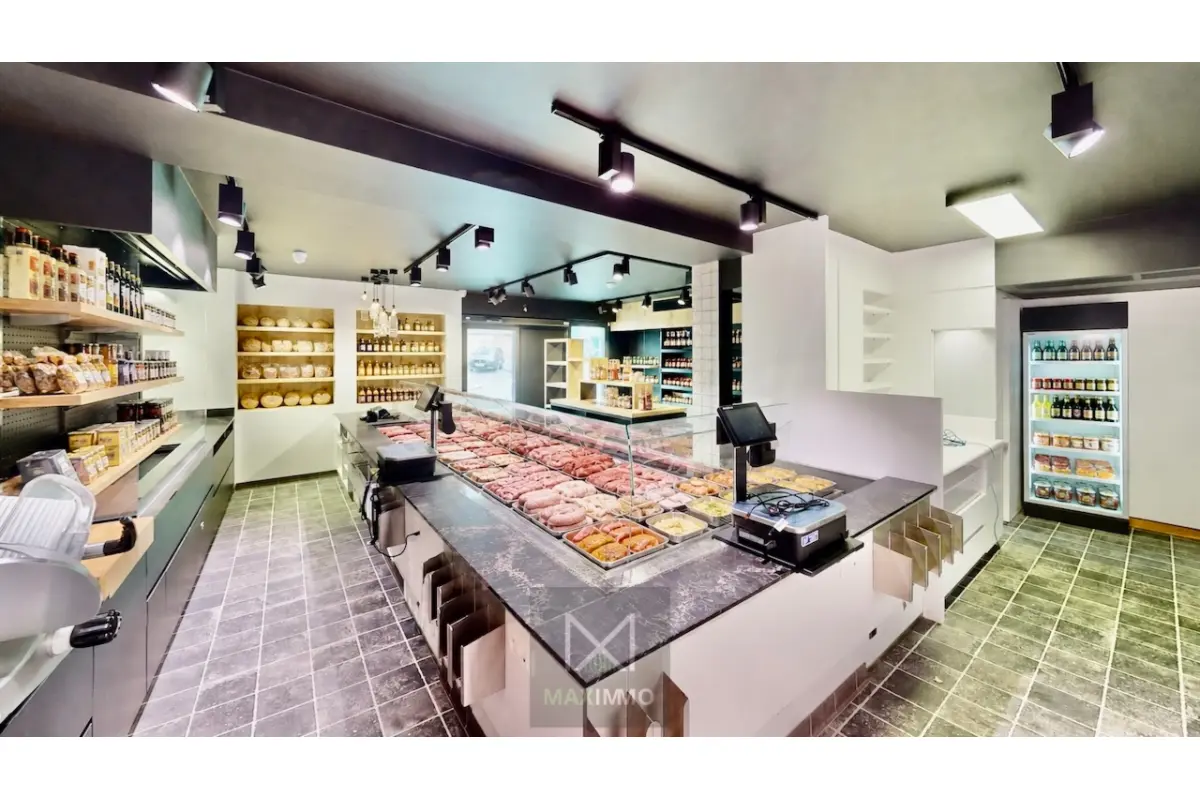 Appartementsgebouw te  koop in Rekkem 8930 0.00€ 3 slaapkamers 276.00m² - Zoekertje 813395