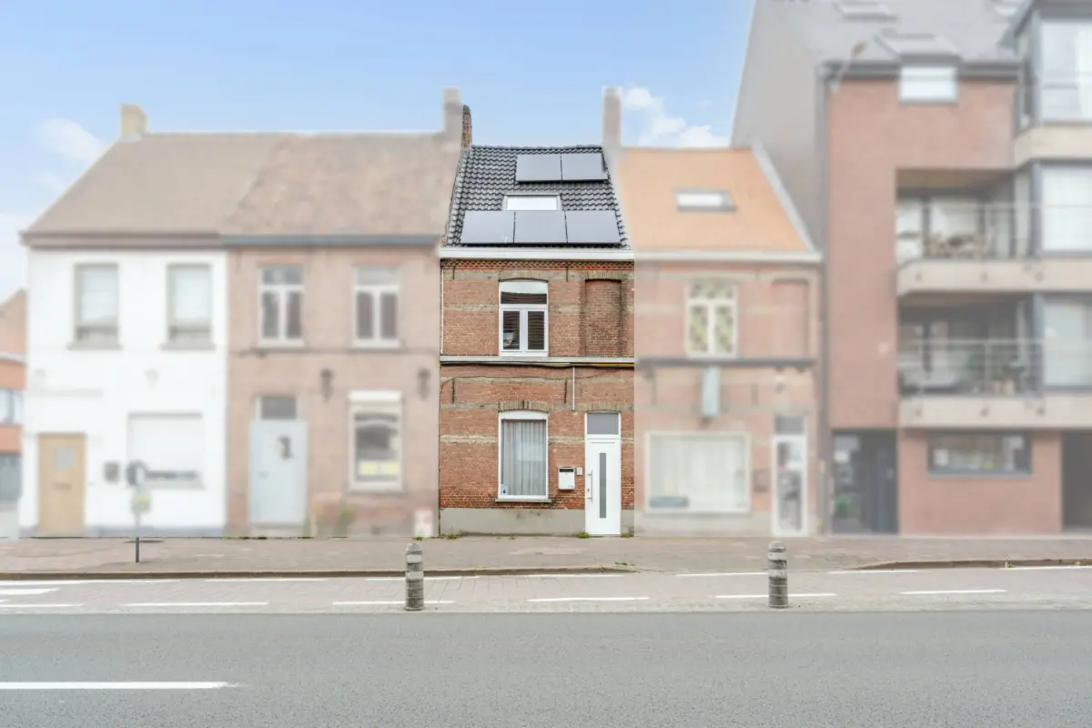 Huis te  koop in Sint-Andries 8200 249000.00€ 4 slaapkamers m² - Zoekertje 813756