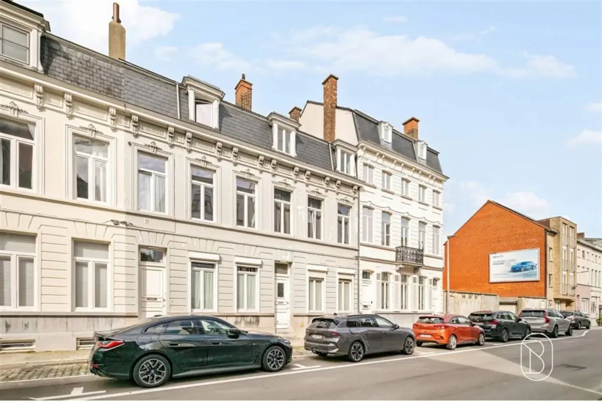 Huis te  koop in Kortrijk 8500 660000.00€ 8 slaapkamers 226.00m² - Zoekertje 814526
