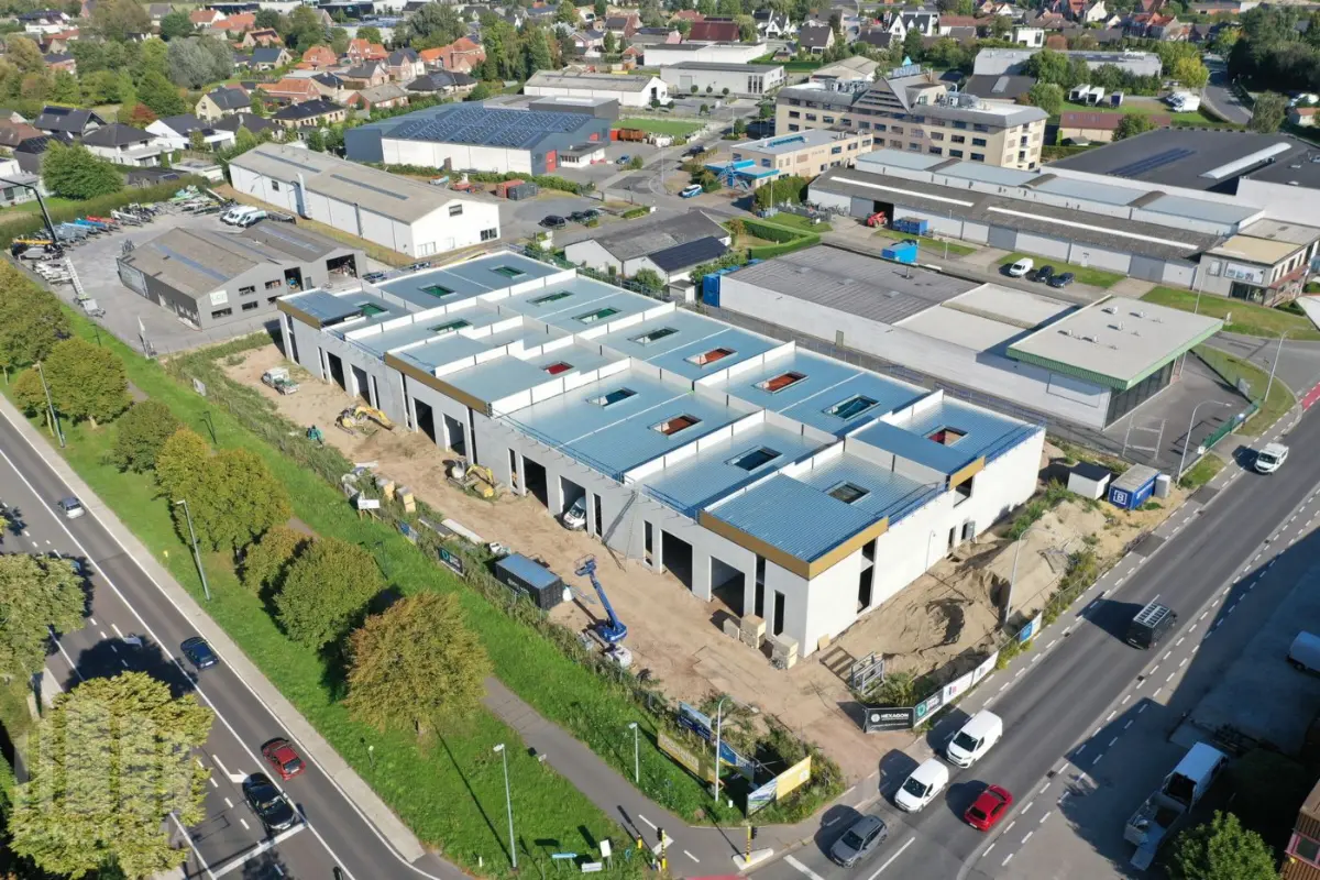 Handelszaak te  koop in Meulebeke 8760 246050.00€  slaapkamers 175.00m² - Zoekertje 815062