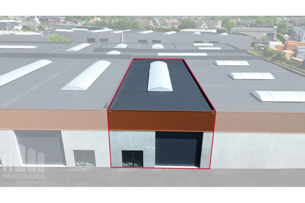 Handelszaak te  koop in Zedelgem 8210 405000.00€  slaapkamers 307.00m² - Zoekertje 815599