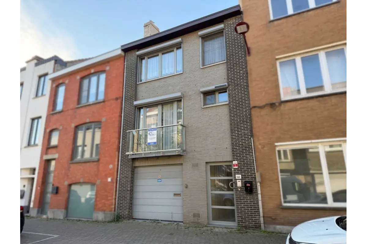 Huis te  koop in Oostende 8400 335000.00€ 2 slaapkamers 209.00m² - Zoekertje 815562