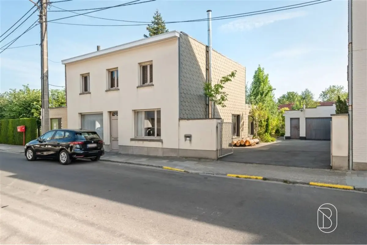 Huis te  koop in Beveren 8791 299500.00€ 4 slaapkamers 230.00m² - Zoekertje 816068