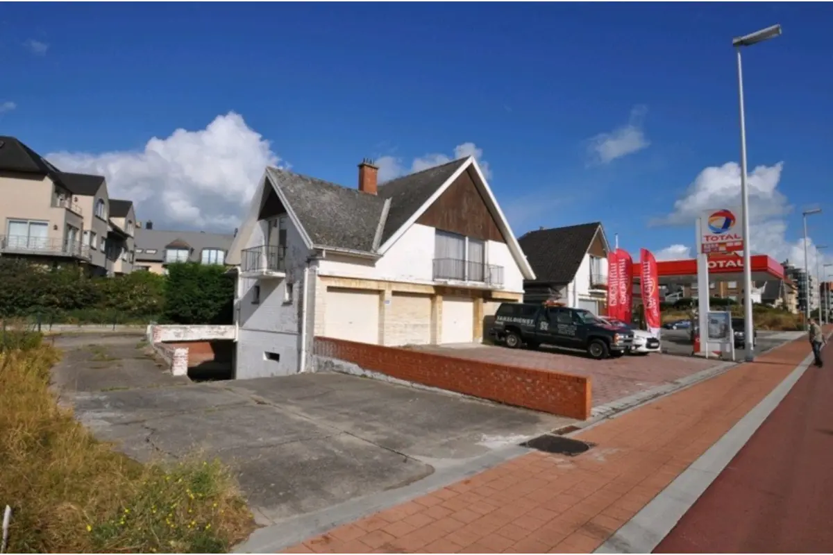 Parking & garage te  huur in Koksijde 8670 950.00€  slaapkamers m² - Zoekertje 816806
