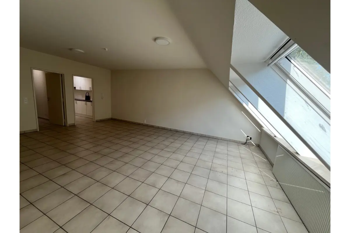 Appartement te  huur in Oostende 8400 775.00€ 2 slaapkamers m² - Zoekertje 817051
