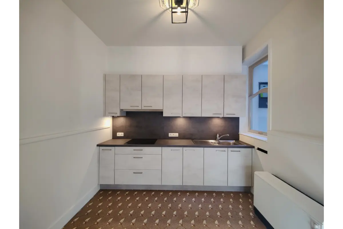 Huis te  huur in Oostende 8400 825.00€ 2 slaapkamers 100.00m² - Zoekertje 817734