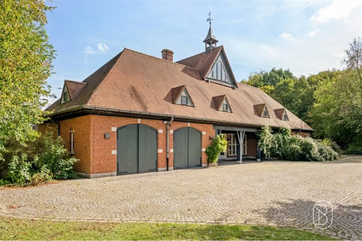 Huis te  koop in Deerlijk 8540 650000.00€ 4 slaapkamers 377.00m² - Zoekertje 818661