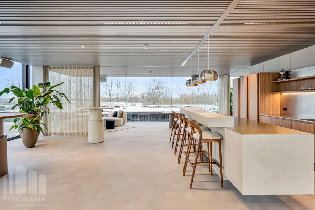 Handelszaak te  koop in Brugge 8000 1320560.00€  slaapkamers 310.00m² - Zoekertje 819782