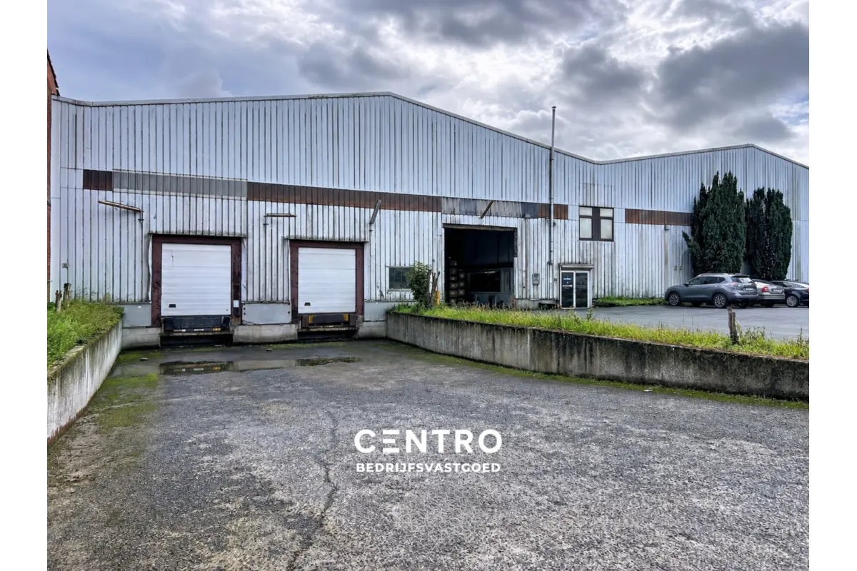 Handelszaak te  huur in Roeselare 8800 5377.00€  slaapkamers 6042.00m² - Zoekertje 819869