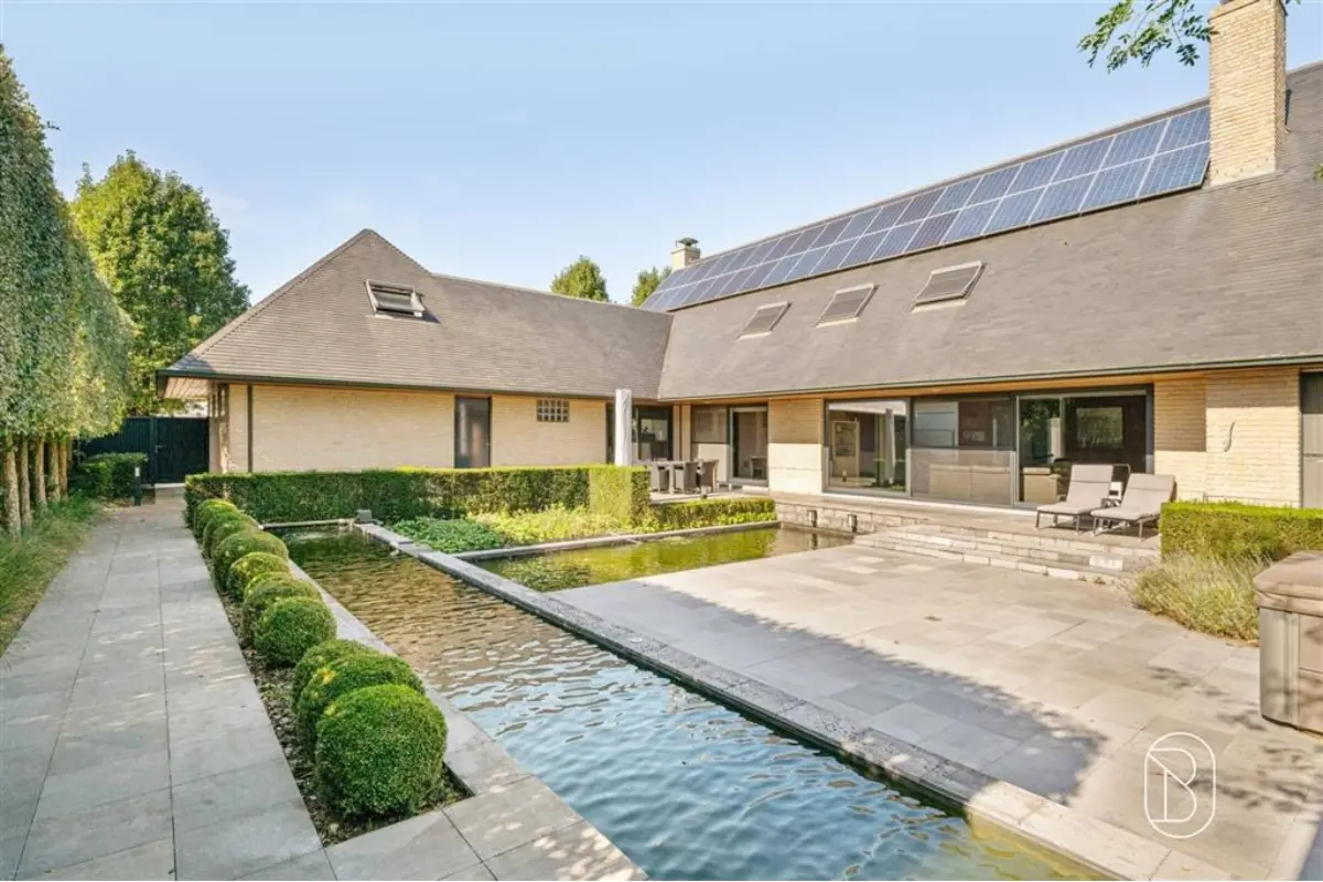 Huis te  koop in Sint-Eloois-Vijve 8793 980000.00€ 7 slaapkamers 660.00m² - Zoekertje 819460