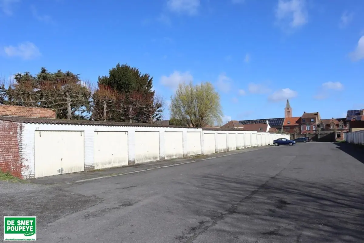 Parking & garage te  huur in Brugge 8000 90.00€  slaapkamers m² - Zoekertje 819997