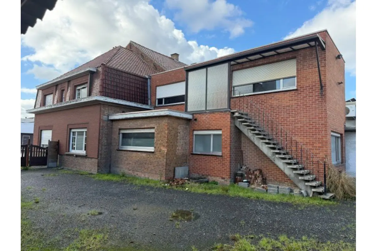 Mixgebouw te  koop in Menen 8930 349000.00€  slaapkamers m² - Zoekertje 820582