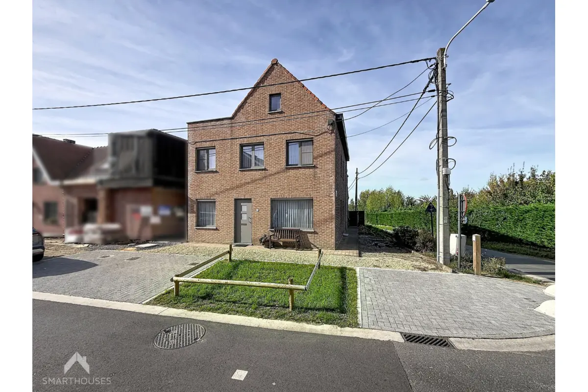 Huis te  koop in Zonnebeke 8980 249000.00€ 4 slaapkamers 163.00m² - Zoekertje 820276
