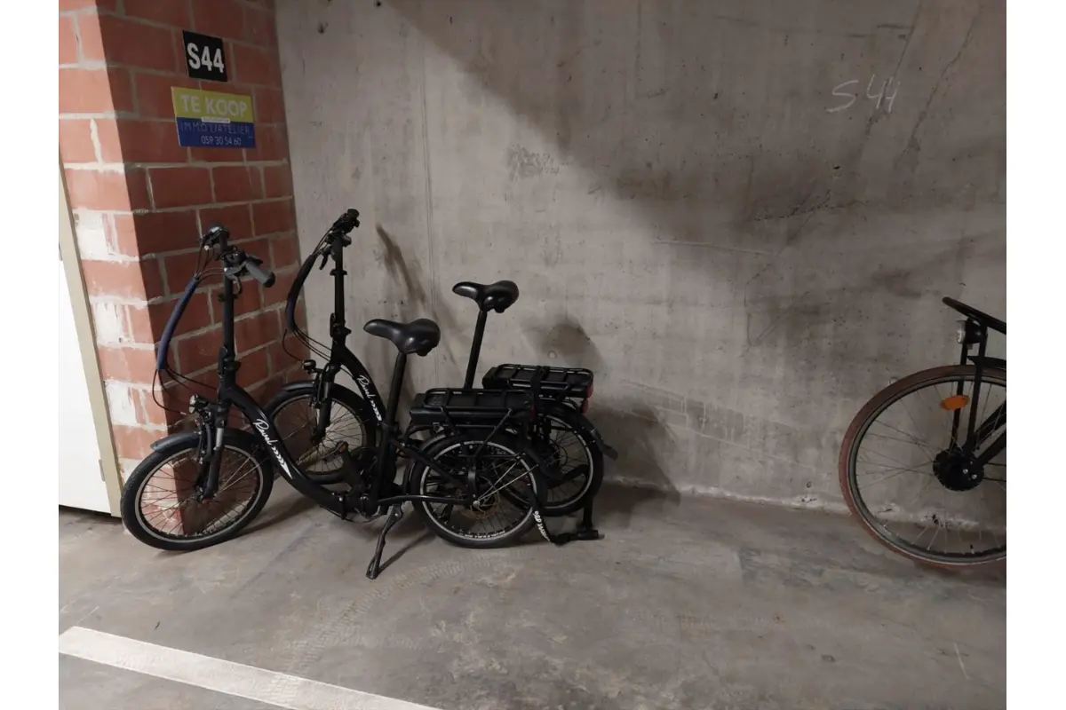 Parking & garage te  koop in Nieuwpoort 8620 3000.00€  slaapkamers m² - Zoekertje 821149