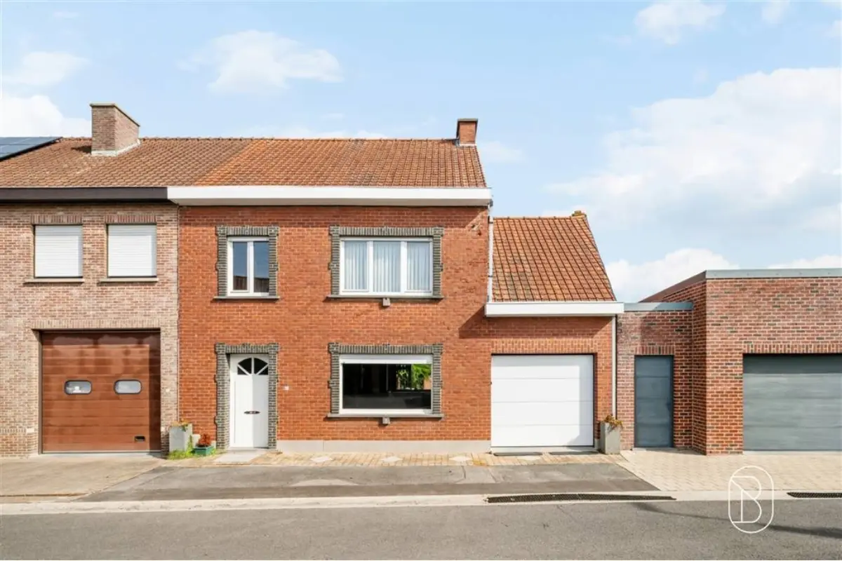 Huis te  koop in Beveren 8791 199000.00€ 4 slaapkamers 300.00m² - Zoekertje 821709