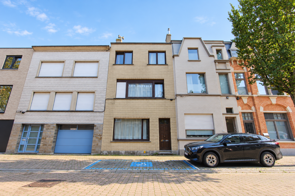 Huis te  koop in Oostende 8400 265000.00€ 4 slaapkamers 214.00m² - Zoekertje 821756